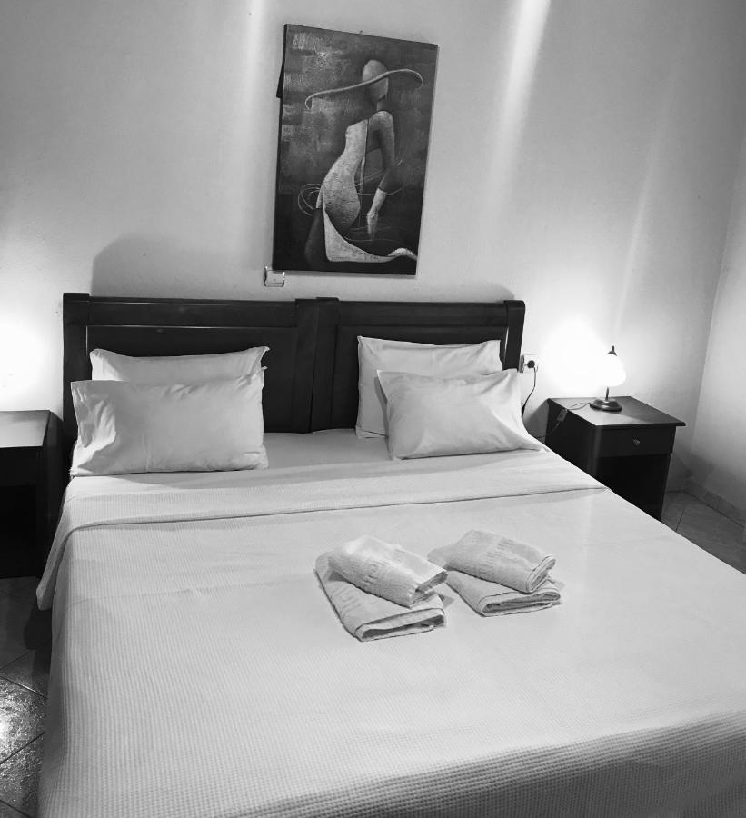 Guesthouse Adonis Káto Loutrákion エクステリア 写真