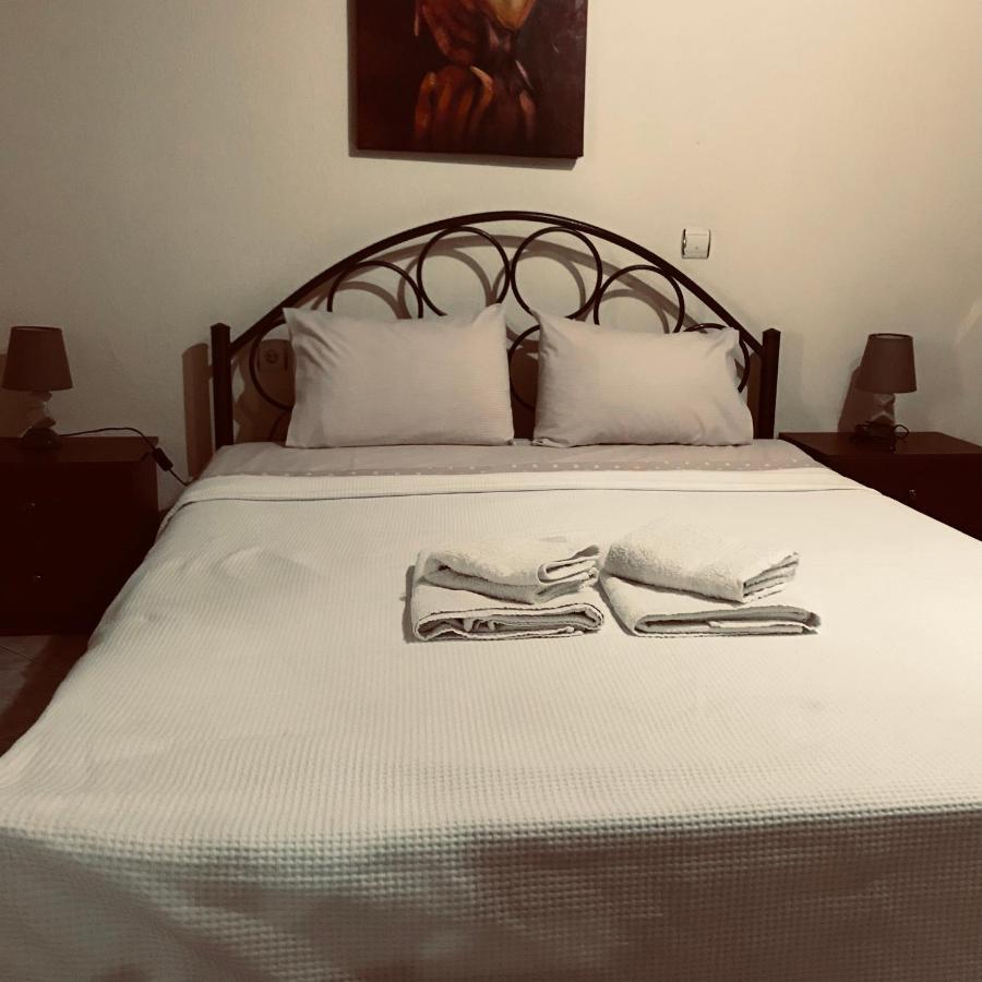 Guesthouse Adonis Káto Loutrákion エクステリア 写真
