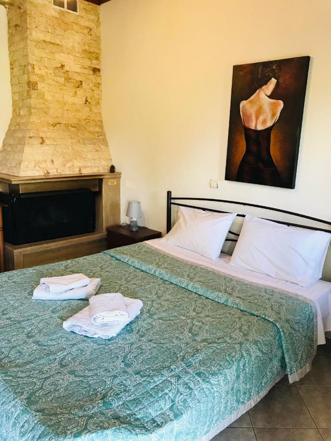 Guesthouse Adonis Káto Loutrákion エクステリア 写真