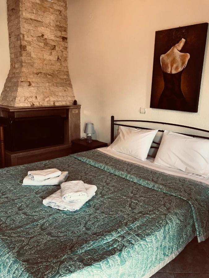 Guesthouse Adonis Káto Loutrákion エクステリア 写真