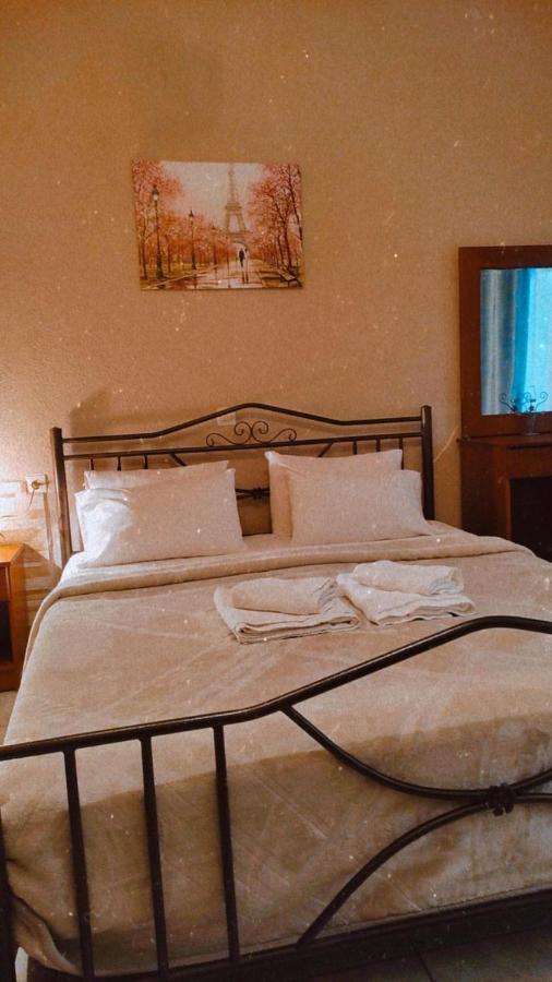 Guesthouse Adonis Káto Loutrákion エクステリア 写真