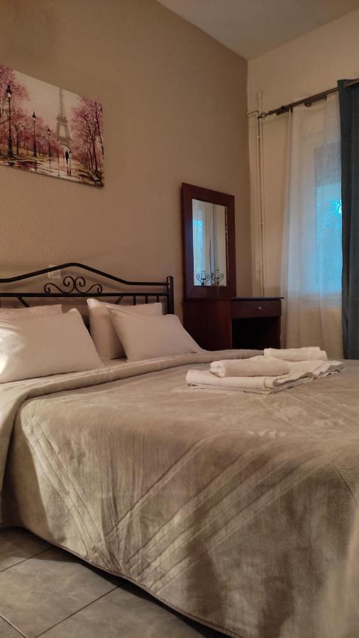 Guesthouse Adonis Káto Loutrákion エクステリア 写真