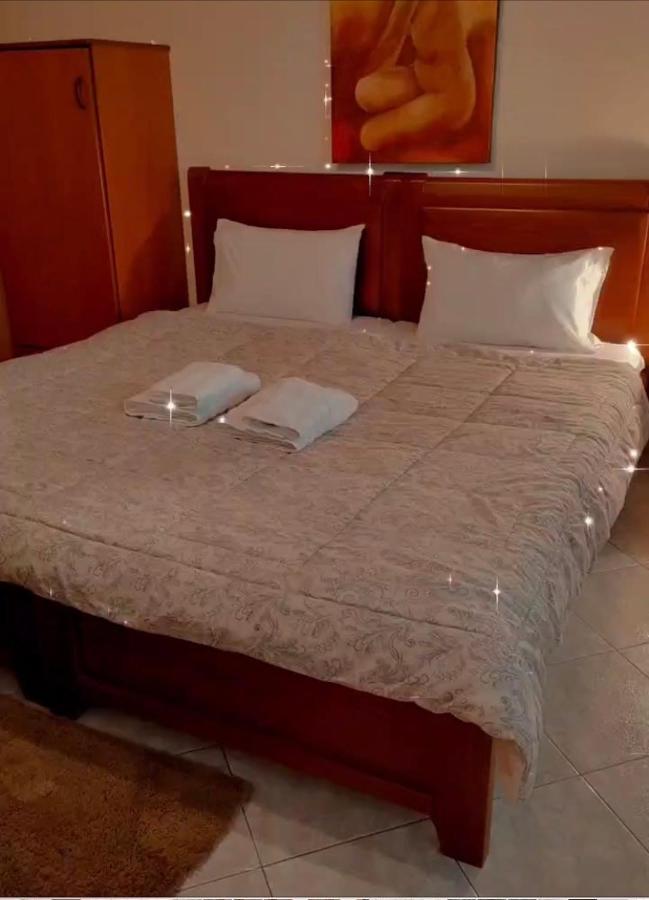 Guesthouse Adonis Káto Loutrákion エクステリア 写真