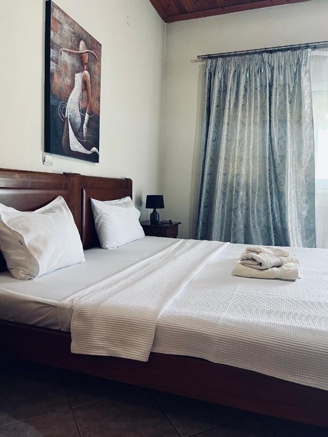 Guesthouse Adonis Káto Loutrákion エクステリア 写真