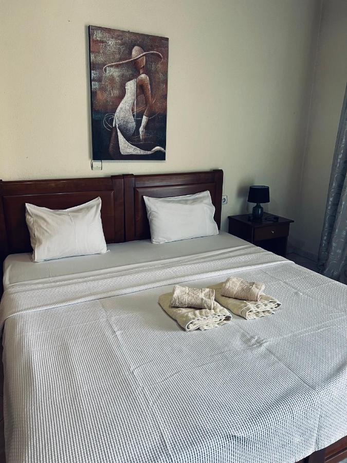 Guesthouse Adonis Káto Loutrákion エクステリア 写真
