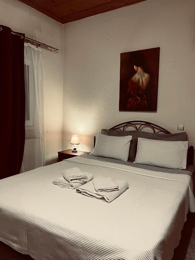 Guesthouse Adonis Káto Loutrákion エクステリア 写真