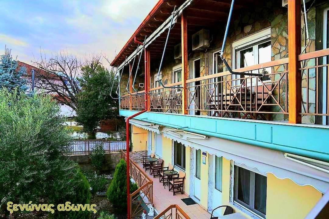 Guesthouse Adonis Káto Loutrákion エクステリア 写真
