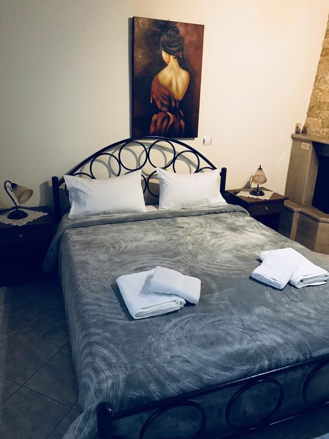 Guesthouse Adonis Káto Loutrákion エクステリア 写真