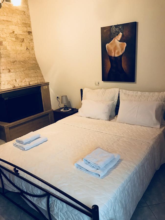 Guesthouse Adonis Káto Loutrákion エクステリア 写真